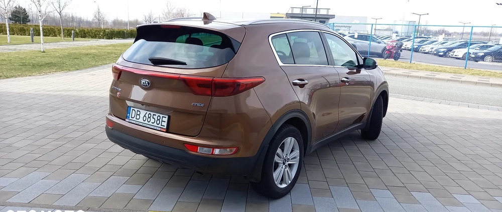 Kia Sportage cena 51000 przebieg: 365000, rok produkcji 2016 z Wałbrzych małe 79